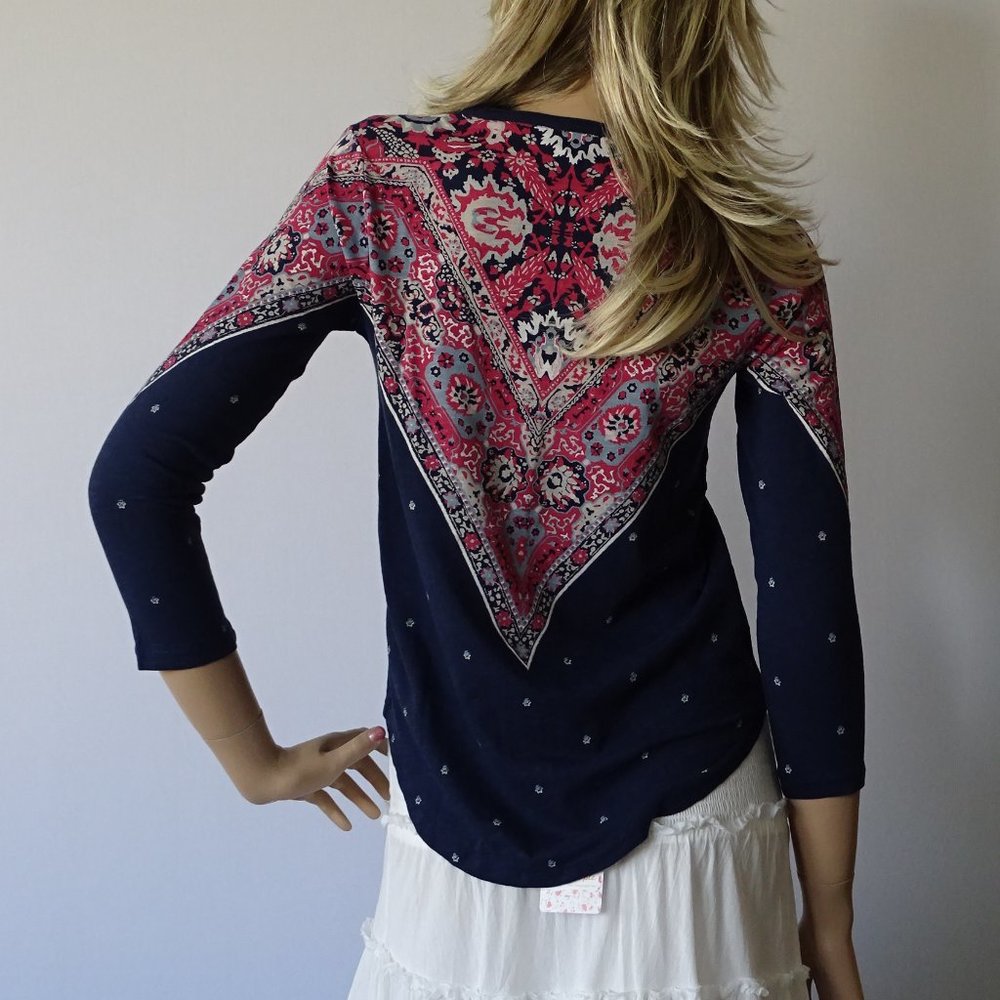 NWT Lucky Brand Bandana Print Henley Top - Picture 3 of 3